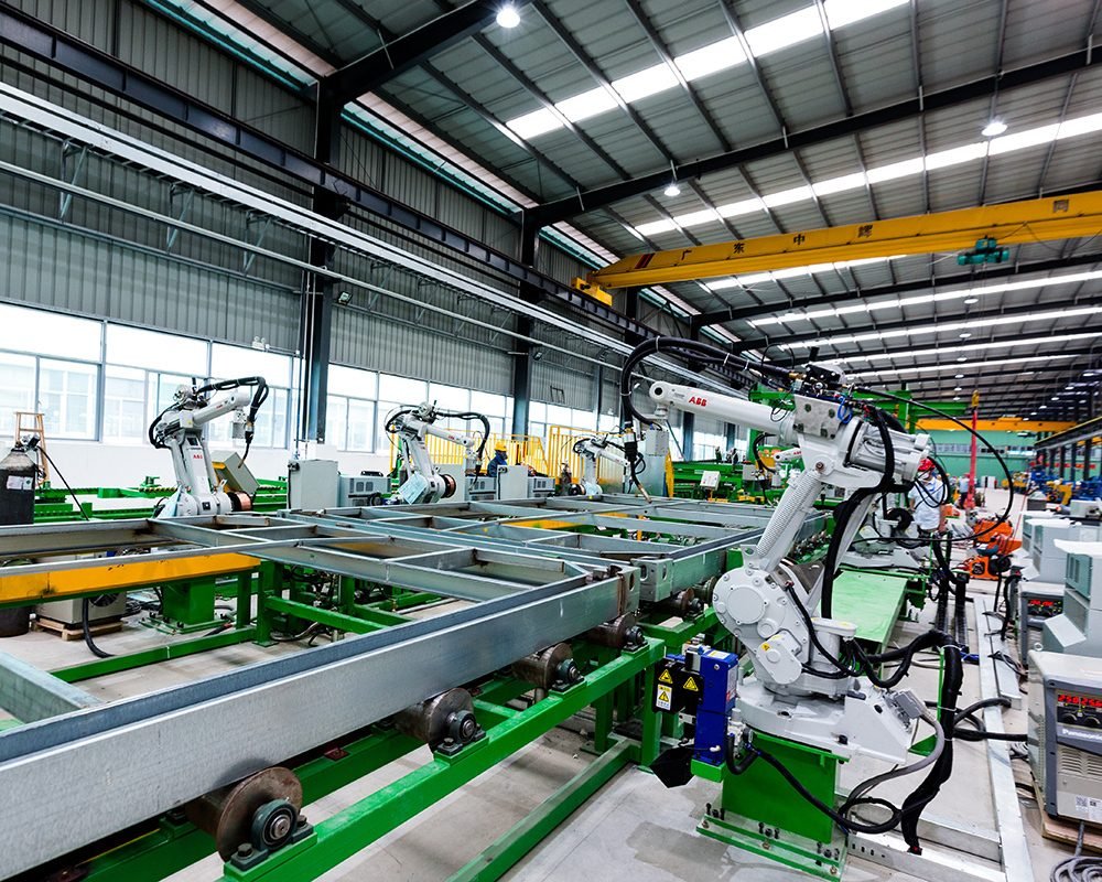 Línea de soldadura robotizada de chasis en nuestra fábrica